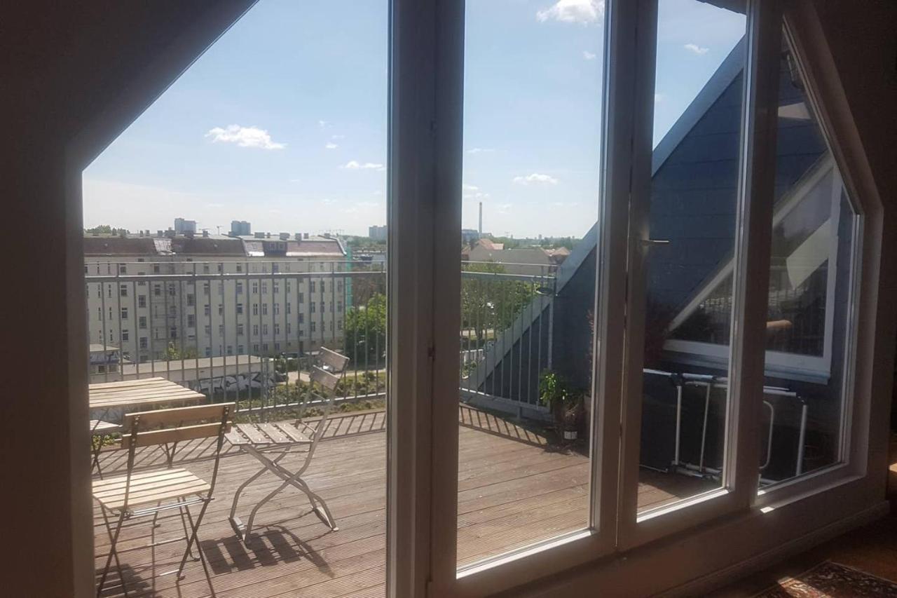 Helle Dachgeschosswohnung Fuer 8 Personen In Zentraler Lage Berlin Exterior foto