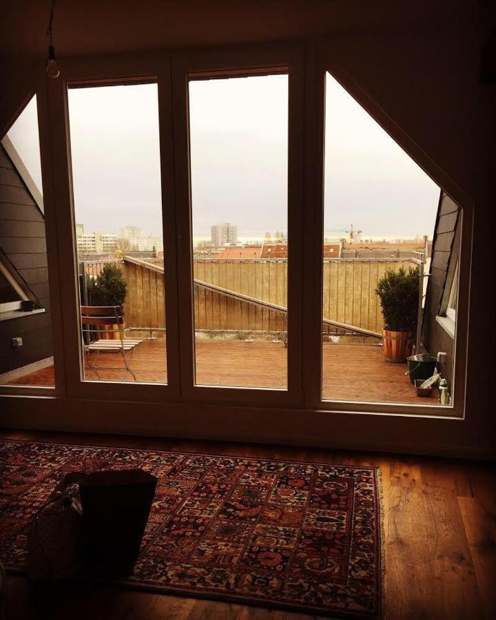 Helle Dachgeschosswohnung Fuer 8 Personen In Zentraler Lage Berlin Exterior foto