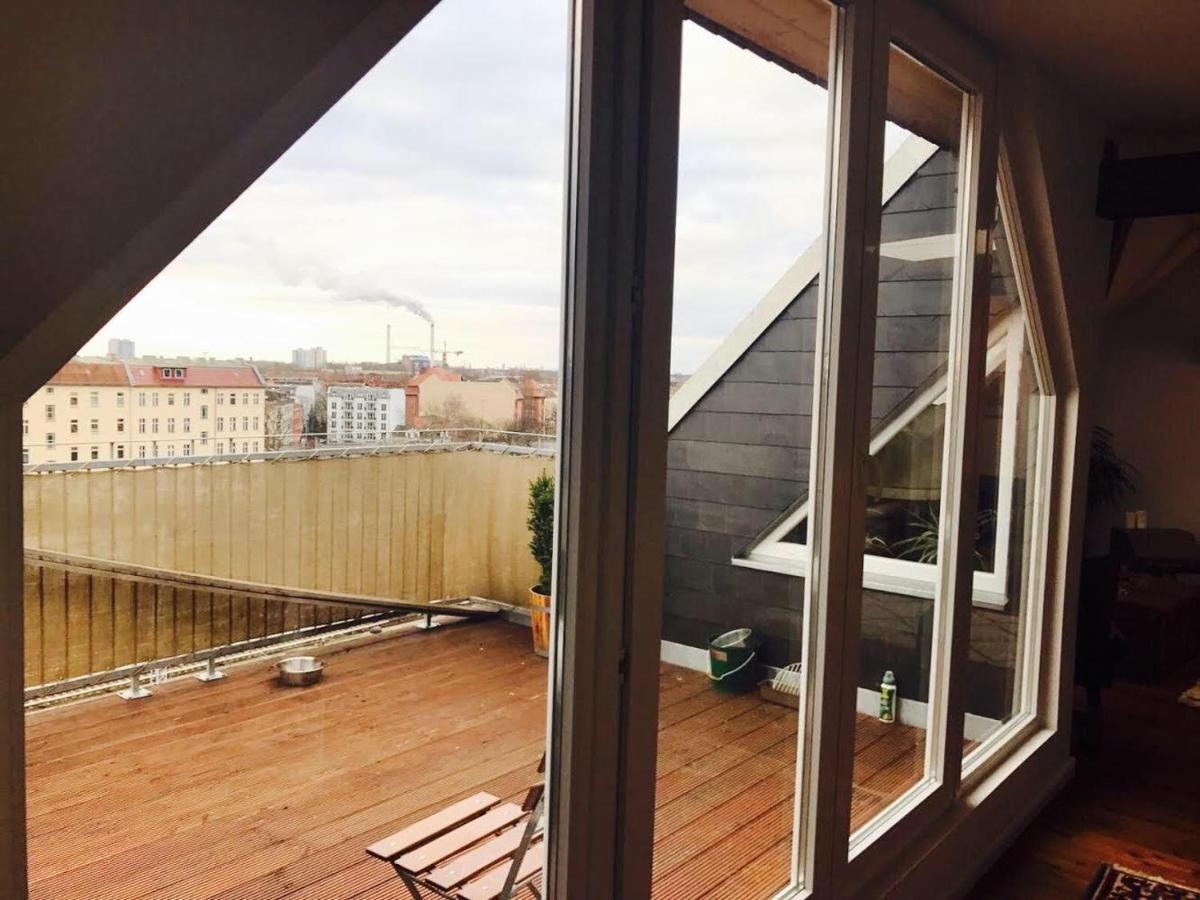 Helle Dachgeschosswohnung Fuer 8 Personen In Zentraler Lage Berlin Exterior foto